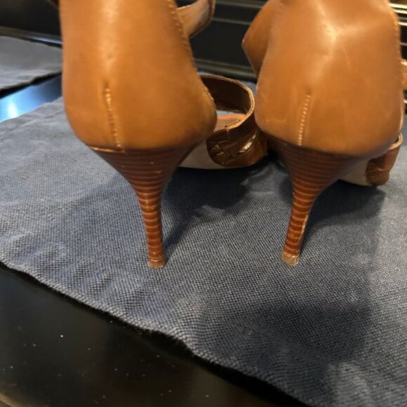 Ivanka Trump Leather 9M 3" Strappy Heel - Picture 5 of 6